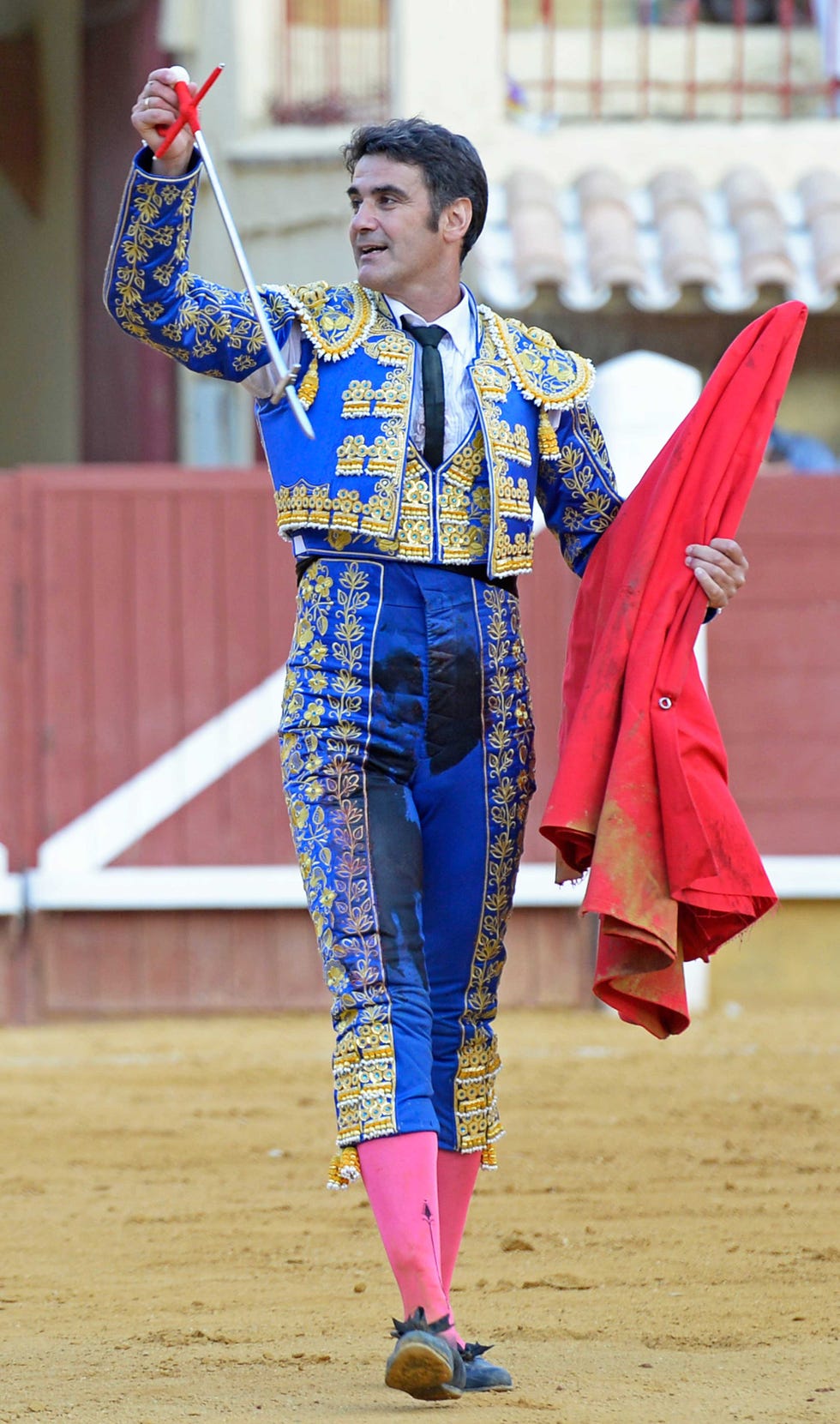 jesulín de ubrique en una corrida de toros en cuenca