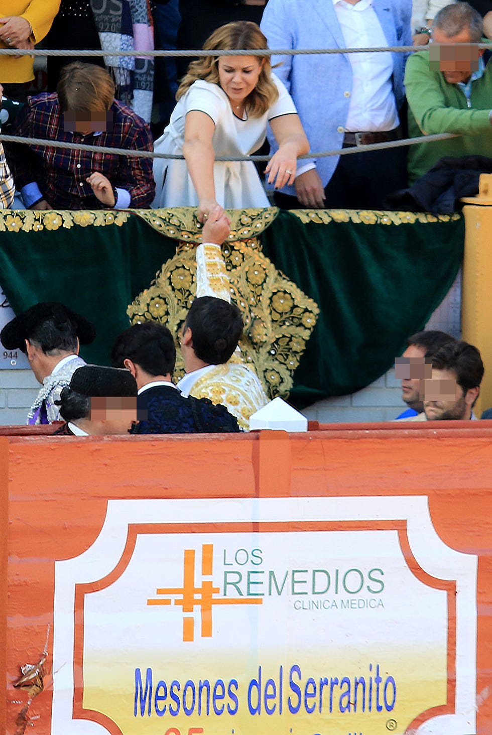 María José Campanario arropa a Jesulín en su vuelta a los ruedos