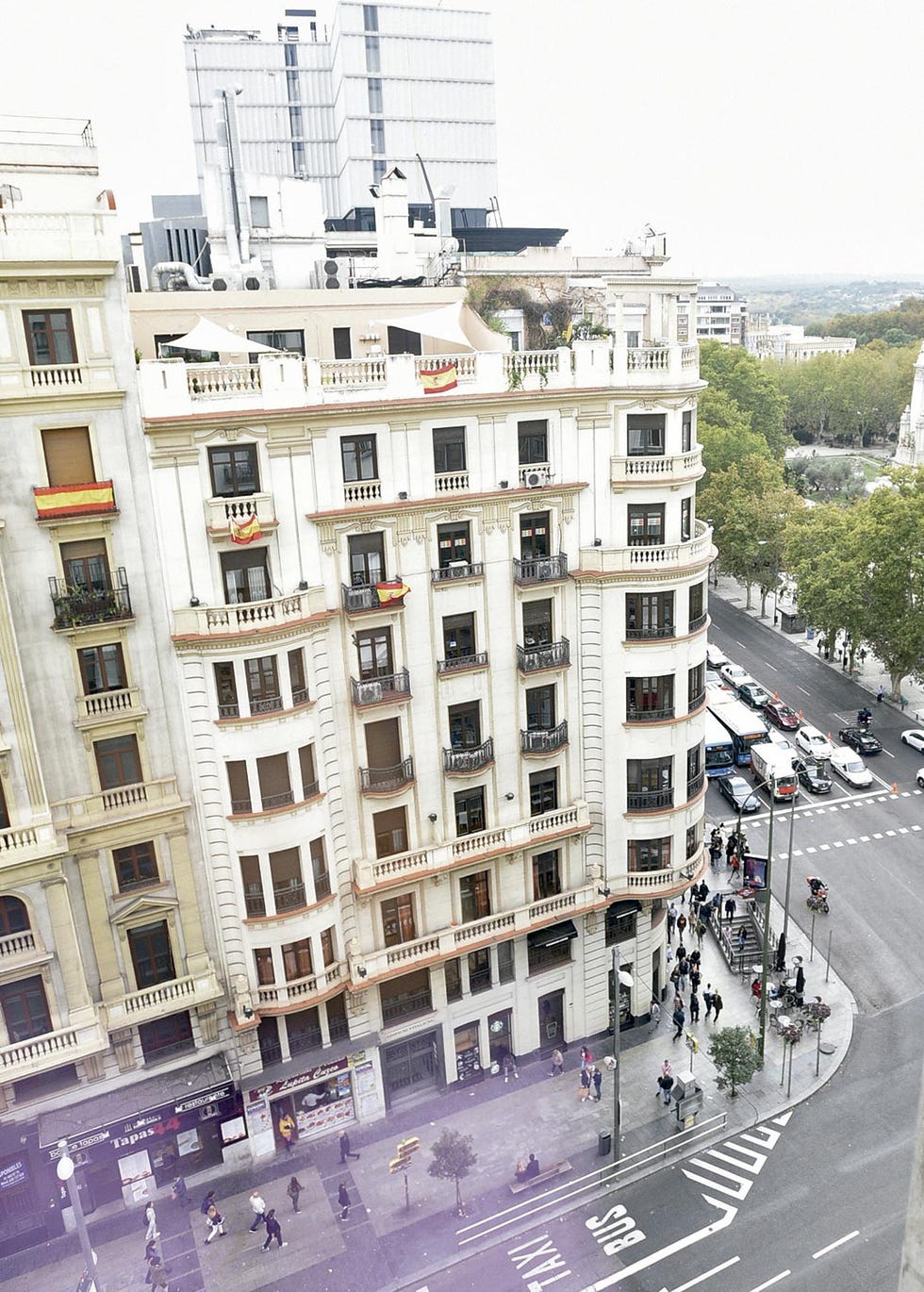 Building, Architecture, Residential area, Metropolitan area, Mixed-use, Urban area, Human settlement, Urban design, City, Property, 
