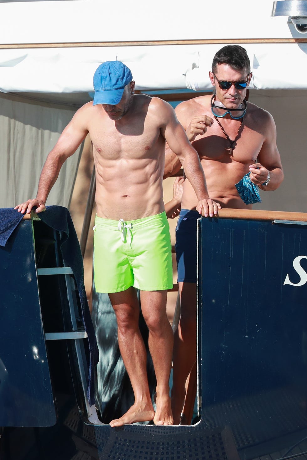 jesús vázquez y su marido roberto en ibiza  julio 2020