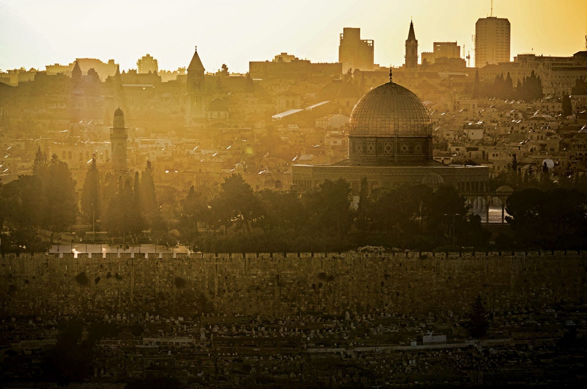 De Oude Stad van Jeruzalem is opgenomen in de Werelderfgoedlijst van de UNESCO Hier bevinden zich ook de Tempelberg en de HeiligGrafkerk