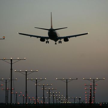 us airline industry struggles through turbulent times