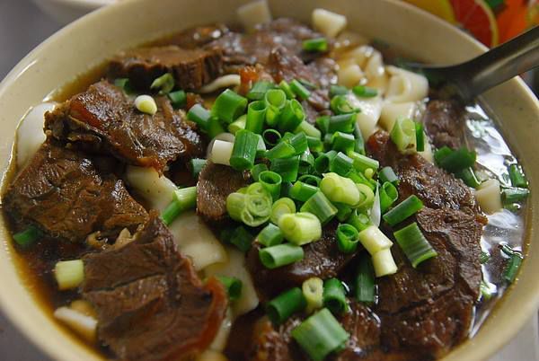 Dish, Food, Cuisine, Beef noodle soup, Ingredient, Meat, Produce, Boiled beef, Okinawa soba, Haejangguk, 