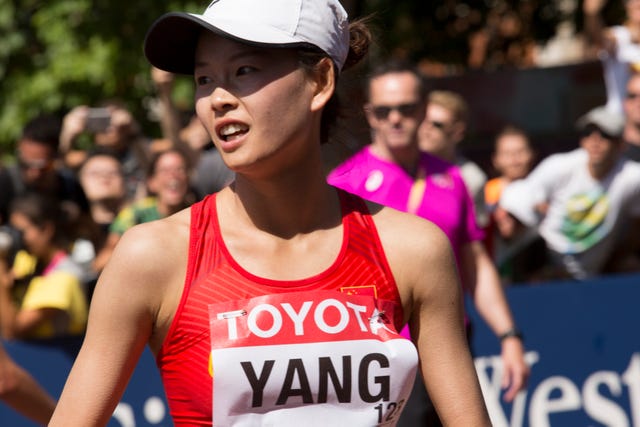 yang jiayu compite en los mundiales de los 20 kilómetros marcha