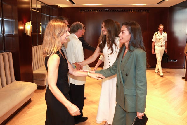 la reina letizia y la princesa leonor, en el encuentro de nominados de los premios princesa de girona