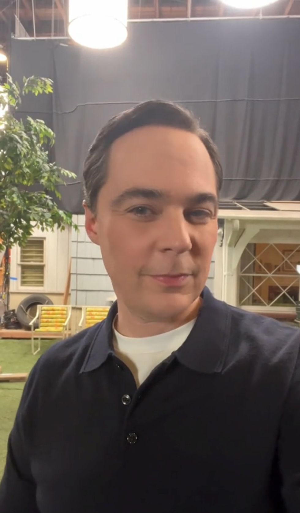 Jim Parsons filmando al joven Sheldon