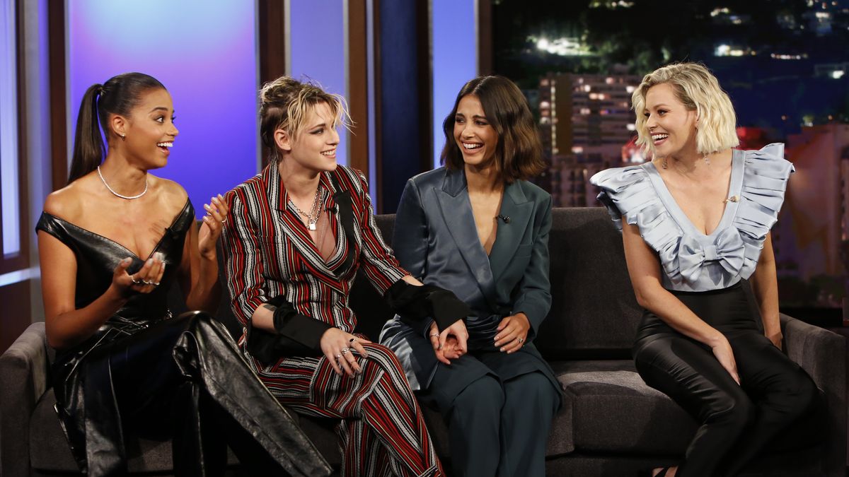 preview for Los Ángeles de Charlie: Tráiler con Kristen Stewart y Naomi Scott
