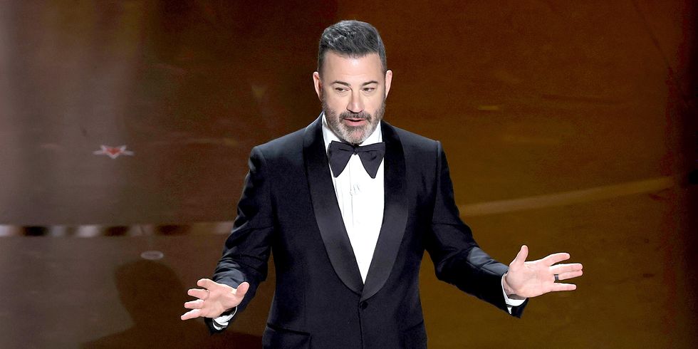 Jimmy Kimmel en el escenario de los Oscar 2024