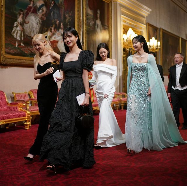 blackpink korean girlband visit buckingham palace