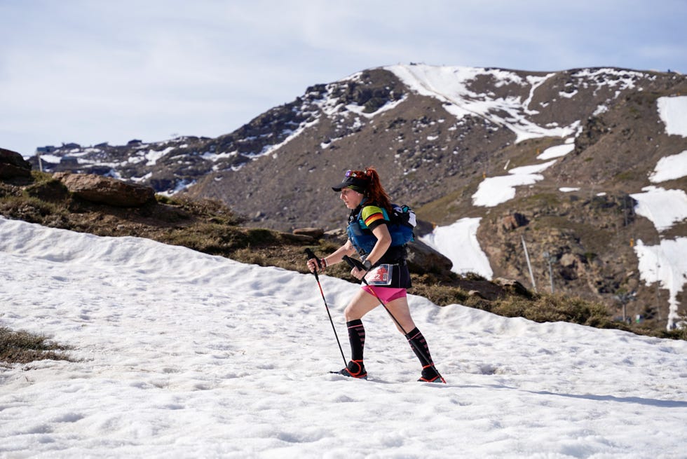 una participante en el ultra trail sierra nevada 2023