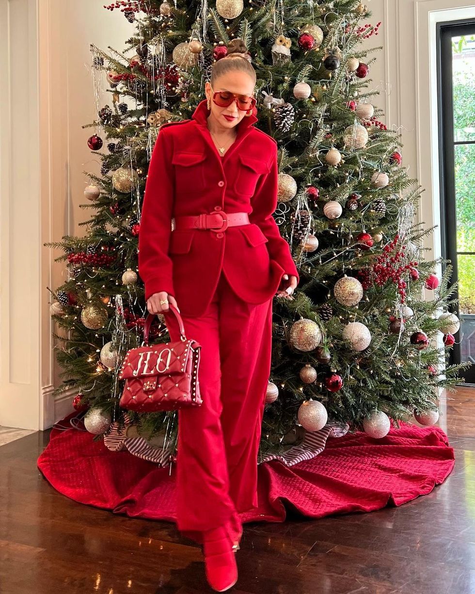 jennifer lopez with a christmas tree on her instagram