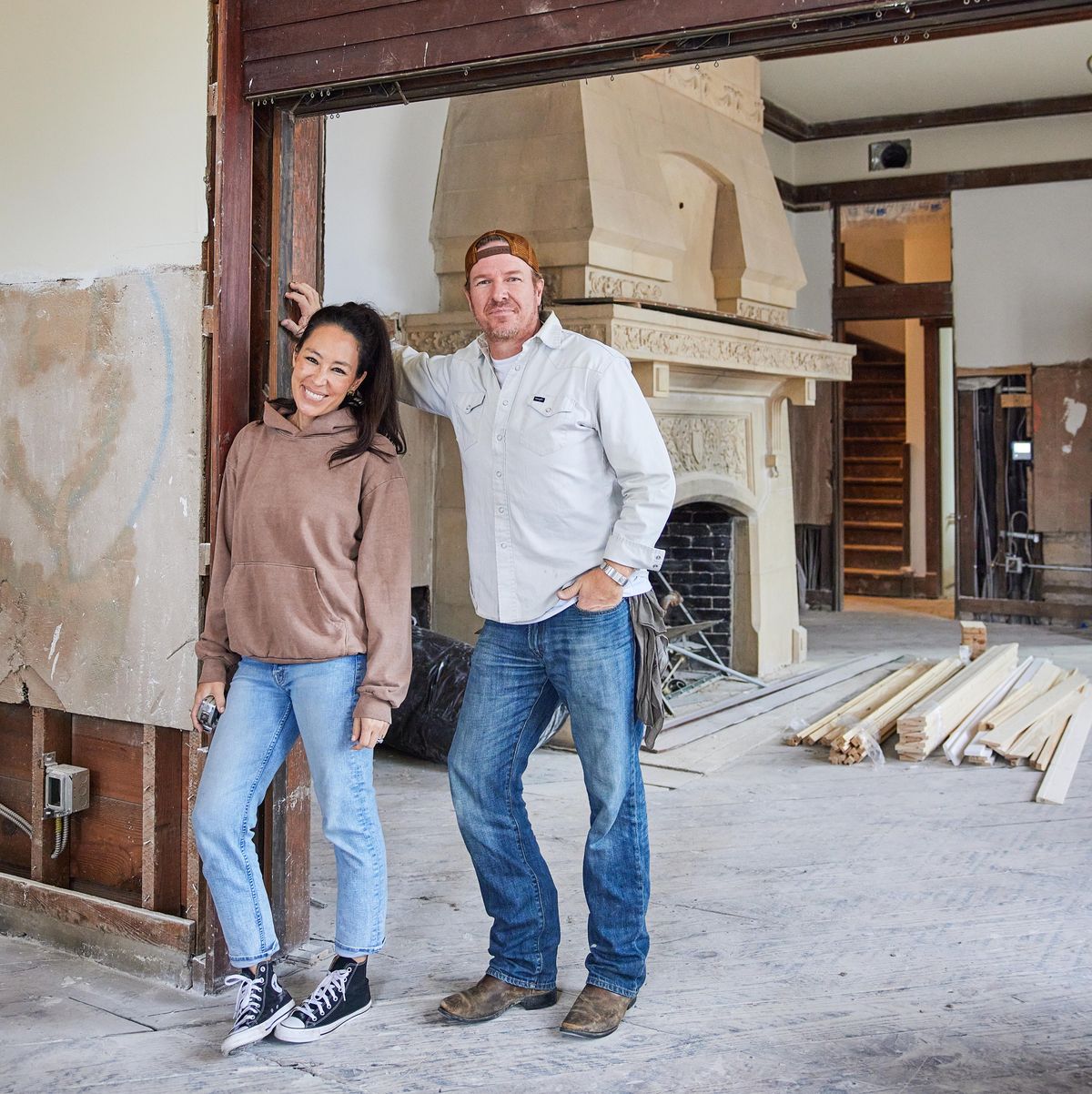 How to Watch and Stream 'Fixer Upper: The Castle' from Chip and Joanna  Gaines