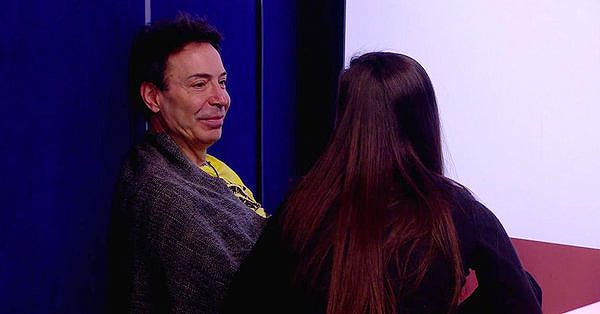 Hair, Performance, Fun, Event, Long hair, Scene, Conversation, Magenta, Stage, 
