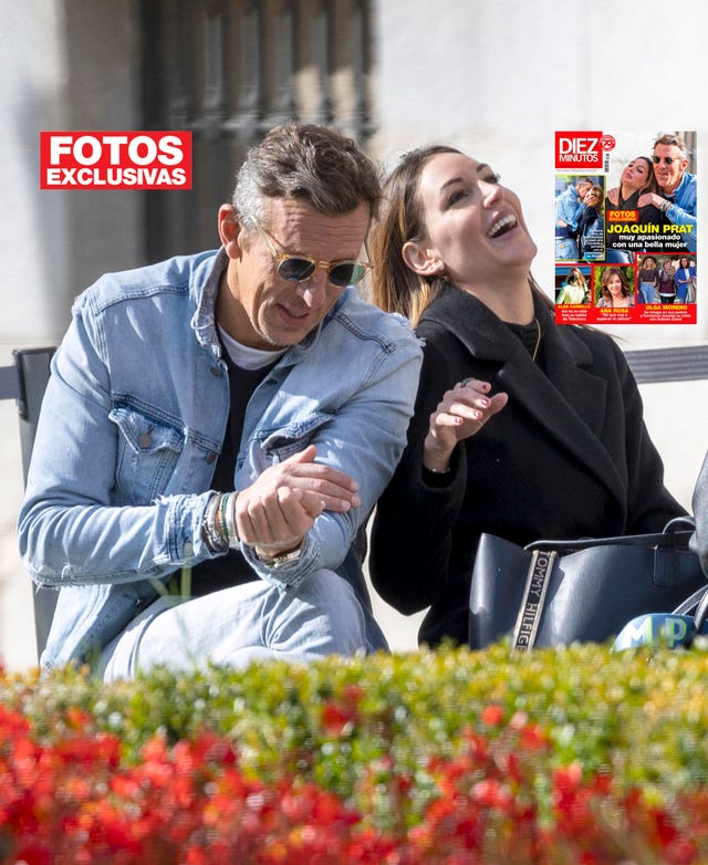 el presentador sonríe al lado de su nuevo amor en la portada de nuestra revista