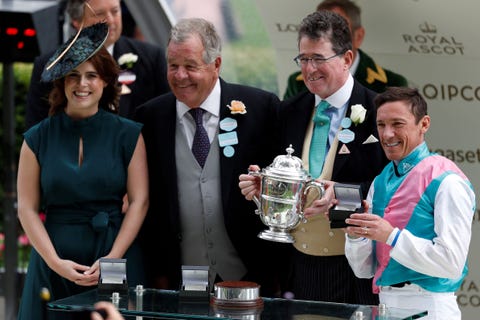 Princess Eugenie's Turquoise Dress and Statement Hat at Royal Ascot ...