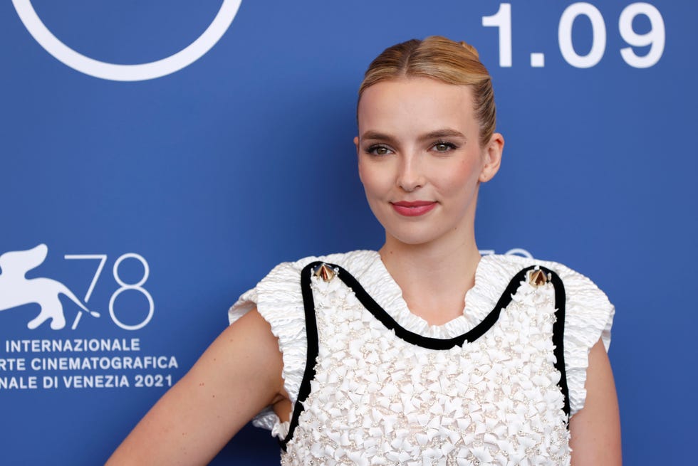 venice, italy   september 10  jodie comer attends the photocall of 20th century studios movie the last duel during the 78th venice international film festival on september 10, 2021 in venice, italy  photo by john phillipsgetty images for 20th century studios