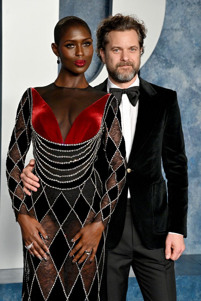 Joshua Jackson And Simone Ashley'S Nyc Rendezvous: A Summer To Remember? - qrby26f