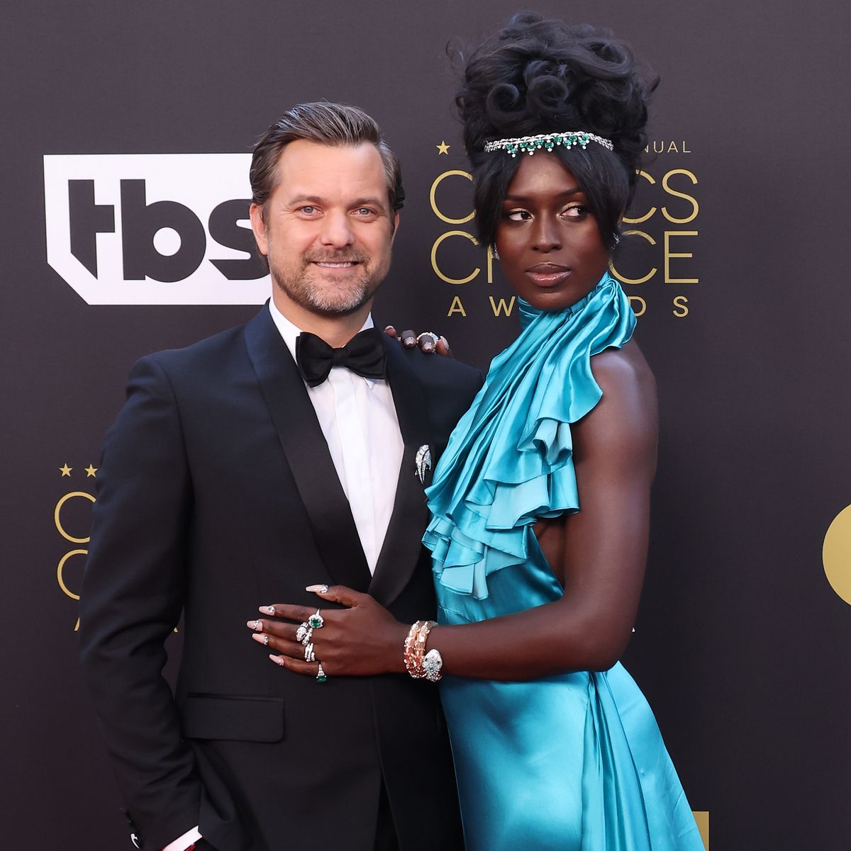 Jodie Turner Smith Nude - Jodie Turner-Smith poses totally naked with husband Joshua Jackson