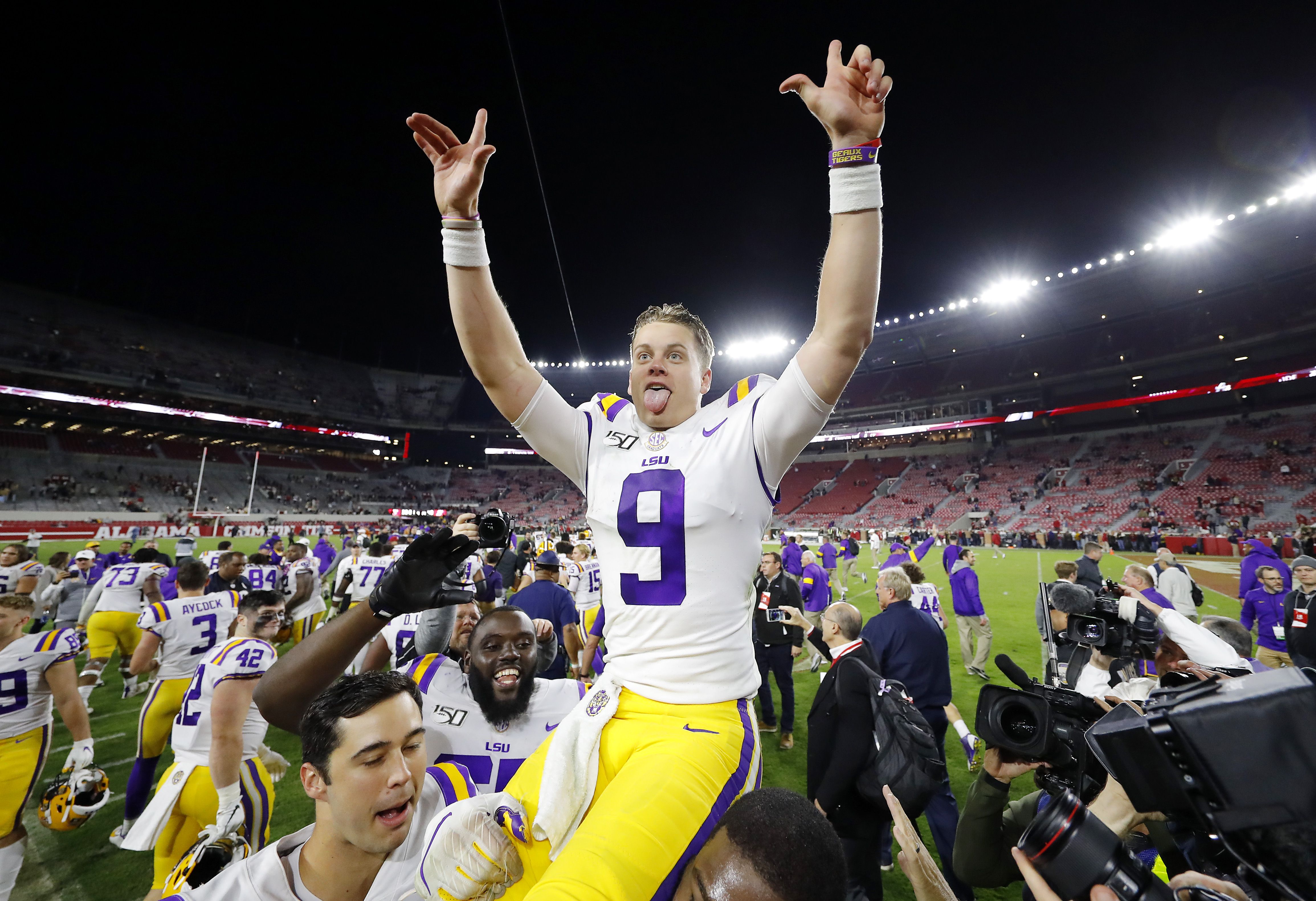 Joe Burrow Jokes He's 'Considering Retirement' After Hand Measurement