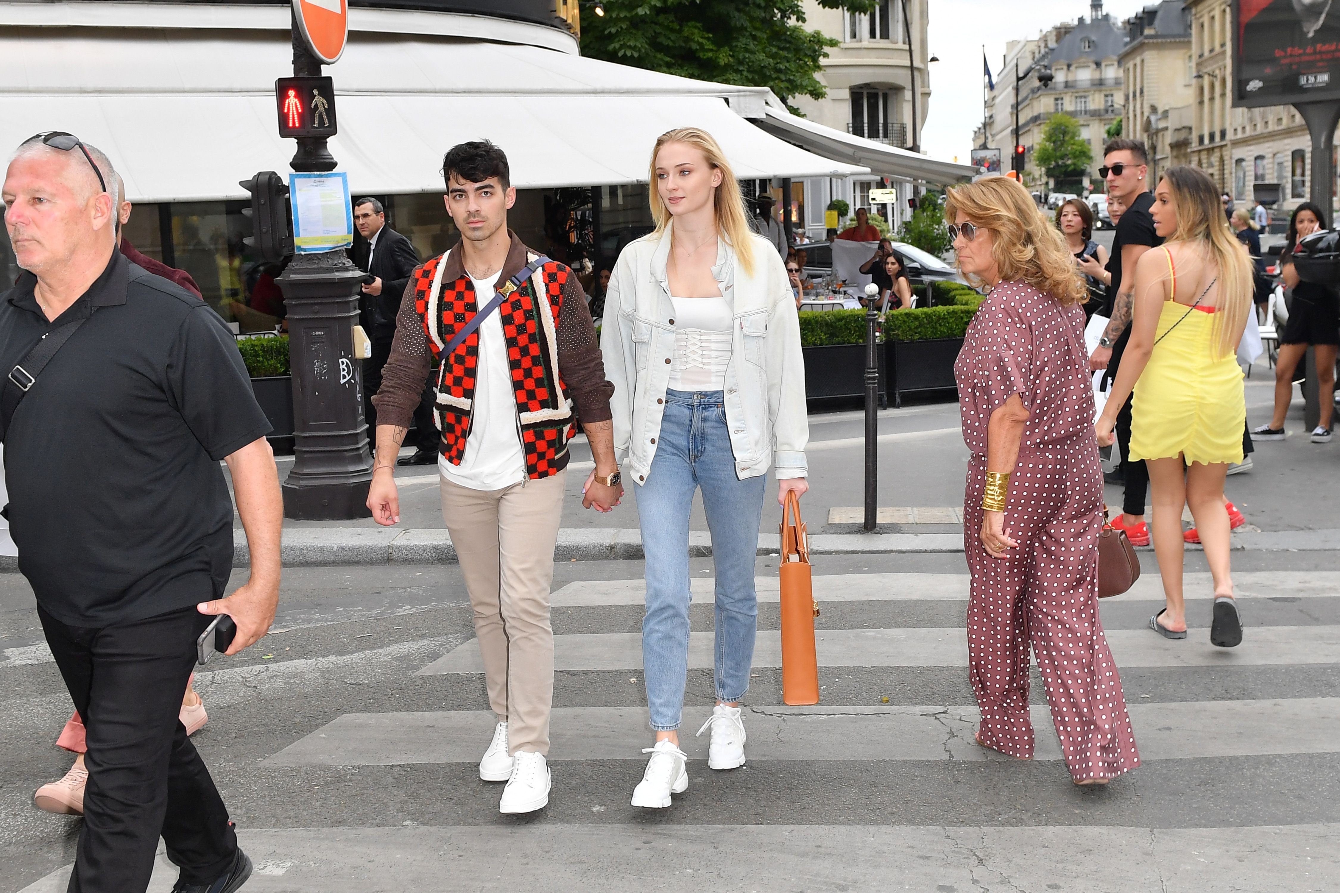 Sophie Turner & Joe Jonas Make a Stylish Appearance in Paris