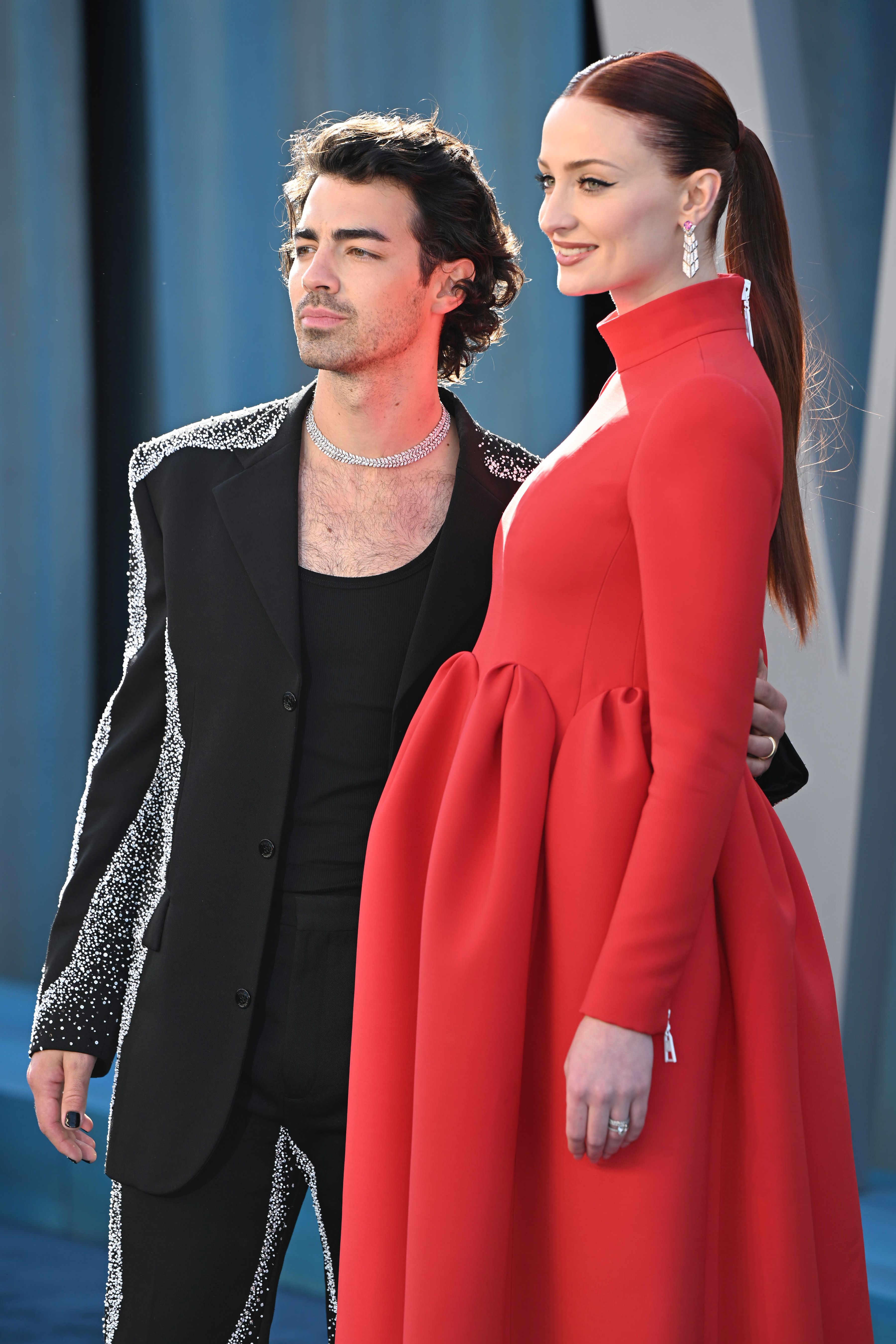 Sophie Turner's Baby Bump Looking Bigger While Shopping with Joe Jonas