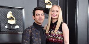 sophie turner only agreed to date joe jonas if he watched all the harry potter films