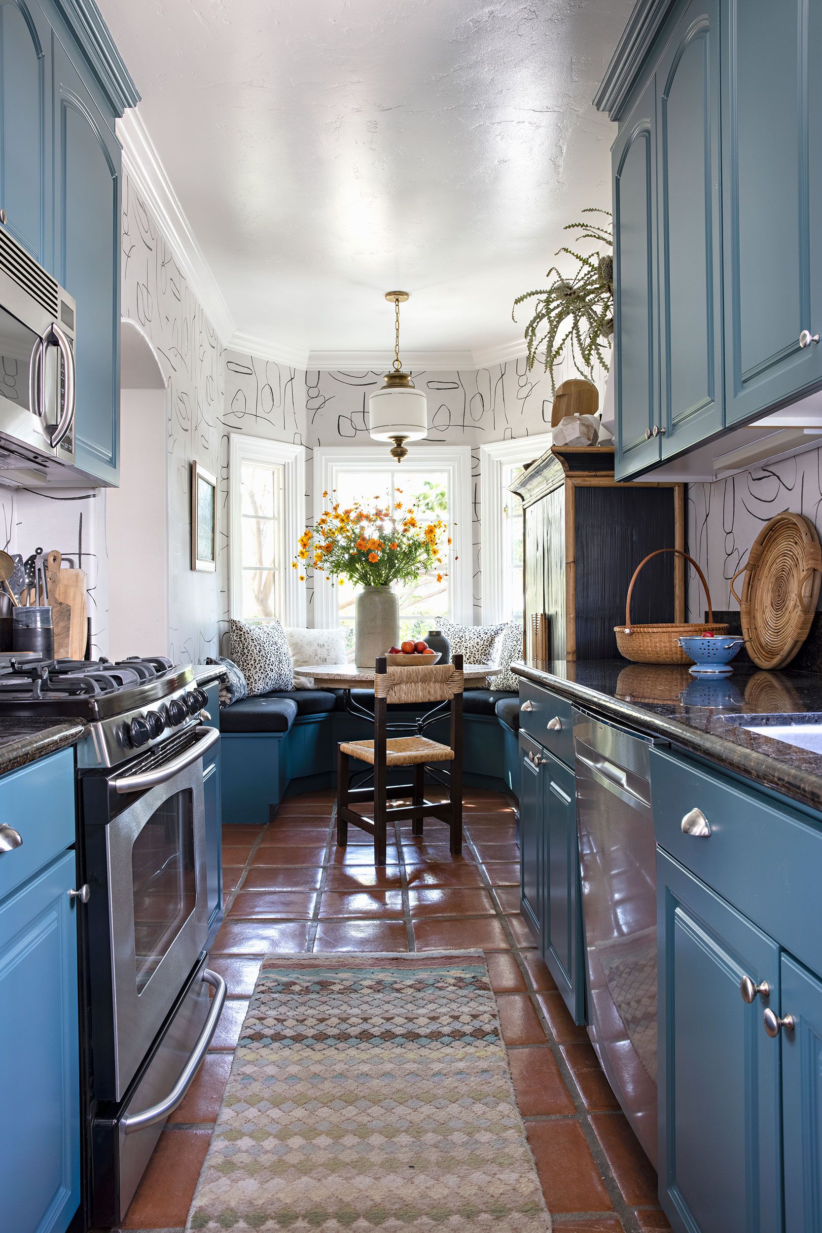 30 Bold Blue Kitchens That Are at the Height of Good Taste