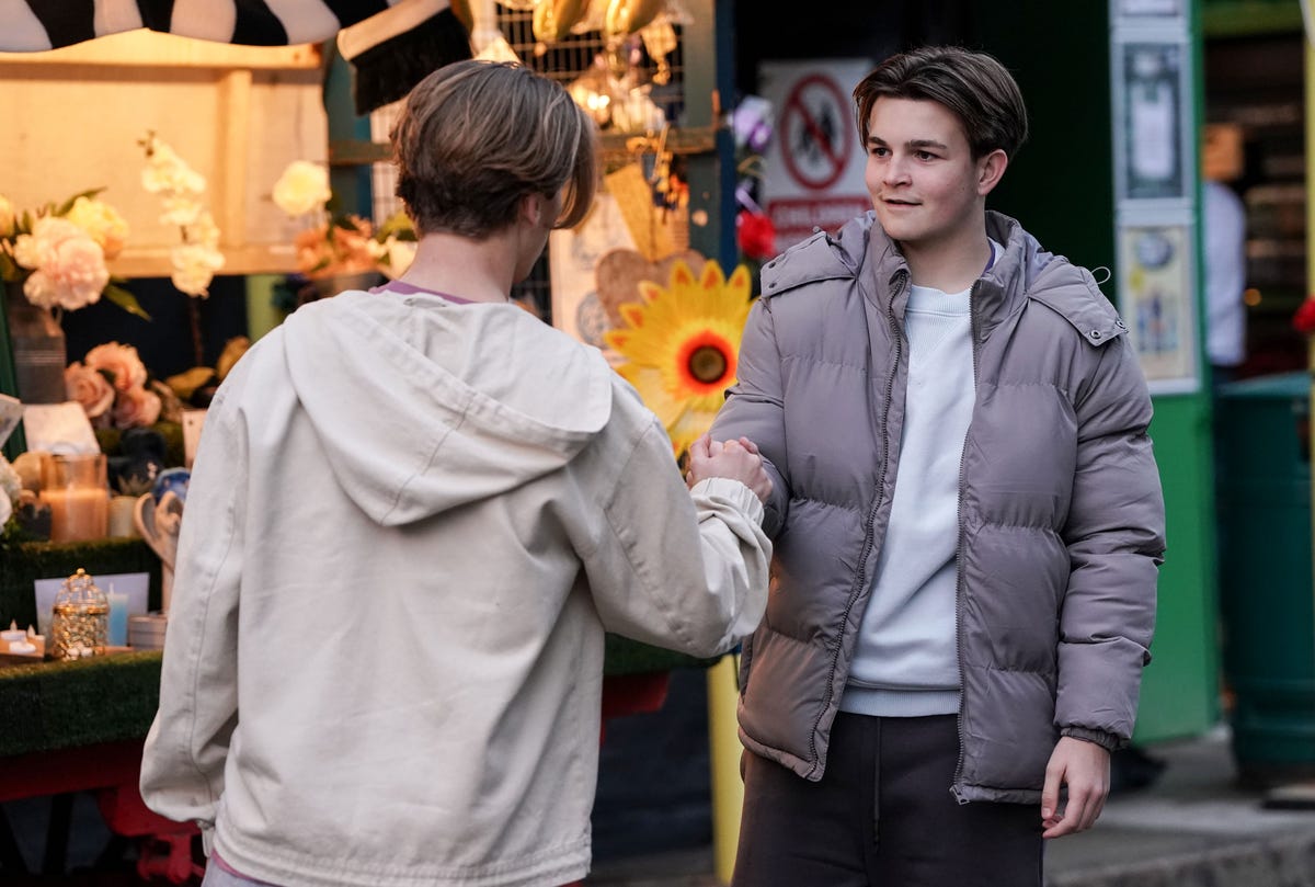 EastEnders confirms controversial new friendship for Tommy Moon