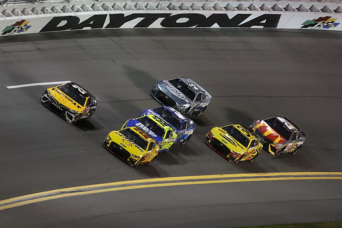 NASCAR Daytona 500 Spotter's Guide All the Cars, All the Drivers