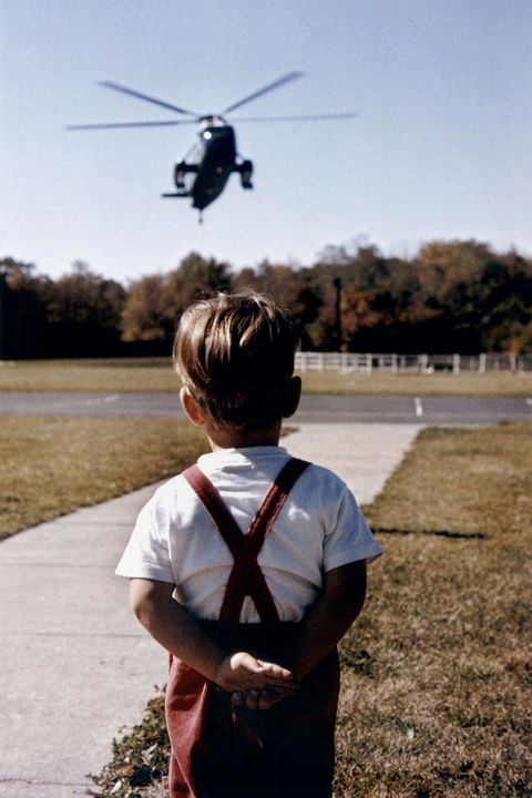Helicopter, Rotorcraft, Helicopter rotor, Aircraft, Vehicle, Toddler, Child, Photography, Wing, 