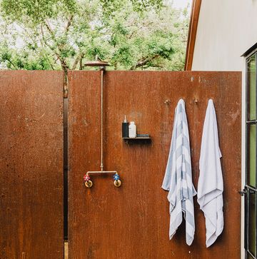 rustic modern outdoor shower