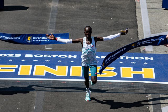 john korir maratona tempo due ore un minuto