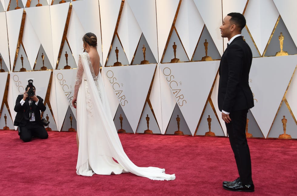 John Legend Wears Gucci Tuxedo for Oscars 2017 Red Carpet