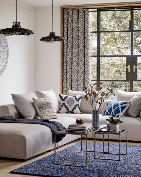 Which Throw Pillows Work Best With A Dark Gray Couch? [21 Ideas