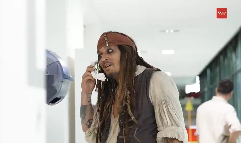 Johnny Depp vuelve a ser Jack Sparrow en una acción solidaria en el ...