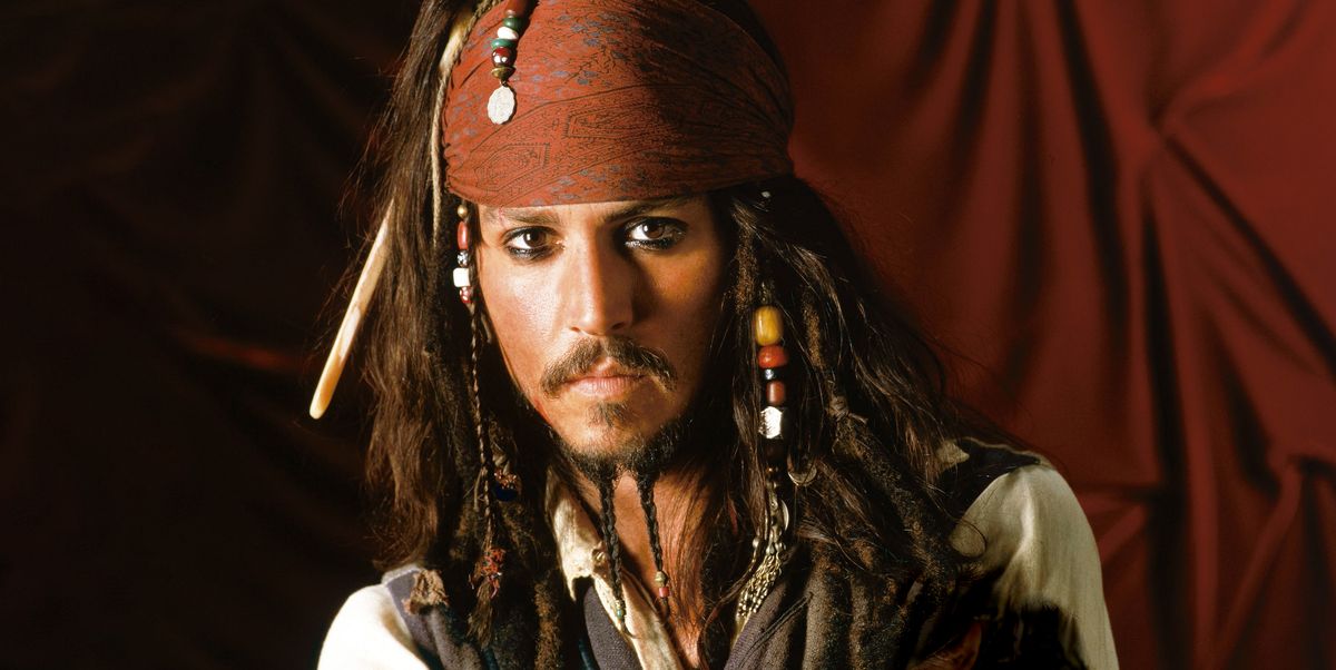 Джонни Депп пираты Карибского моря 1. Джонни Депп в костюме Джека воробья. Пафосный Капитан Джек Воробей. Пираты Карибского моря Джек Воробей.