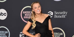 2021 american music awards arrivals