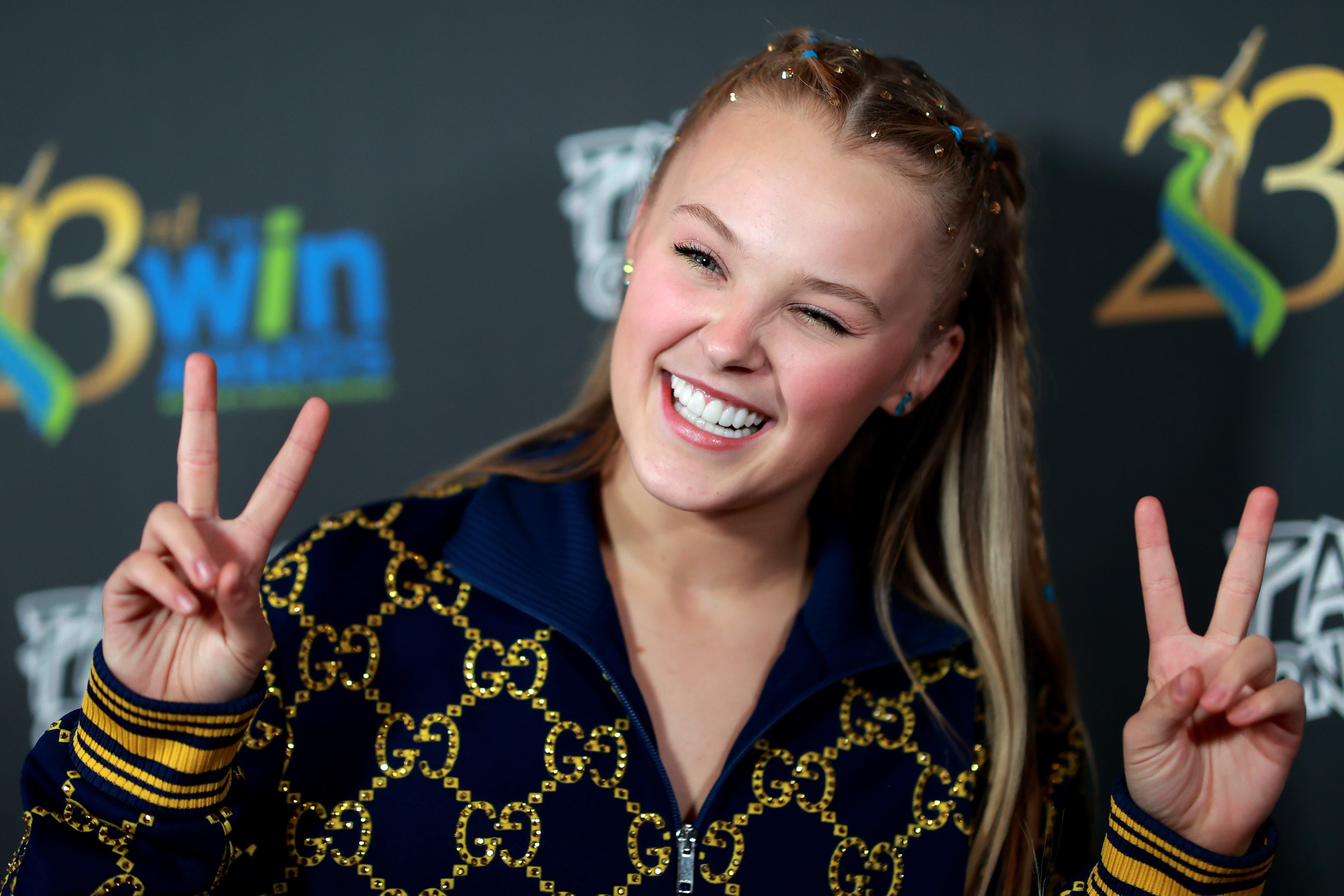 JoJo Siwa Takes Down Her Ponytail and Reveals Gorgeous Waves in TikTok Video