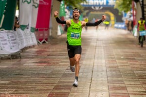 el atleta guipuzcoano jokin muñoz se proclama vencedor del maratón "martín fiz" en vitoria