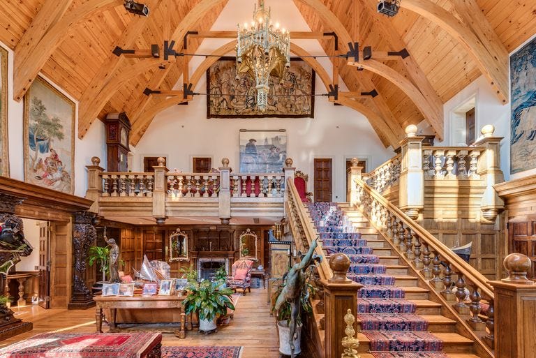 Angelina Jolie and Brad Pitt's Former Long Island Vacation Escape Is For Sale — Angelina Jolie and Brad Pitt Former Home