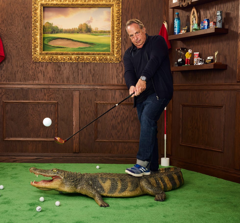 jon lovitz at the ‘happy gilmore 2’ premiere portrait studio. cr. nino munoz/netflix © 2025.