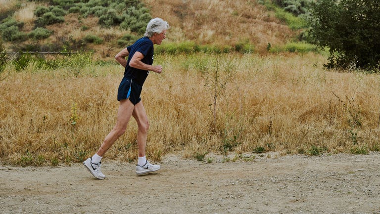 Jon Sutherland, 50 años, corriendo