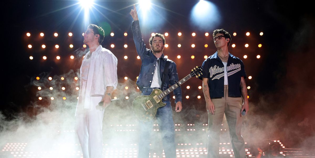 Jonas Brothers world tour set list in full