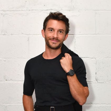 Bridgerton Star Jonathan Bailey's Gay Romantic Drama Debuts With Rave