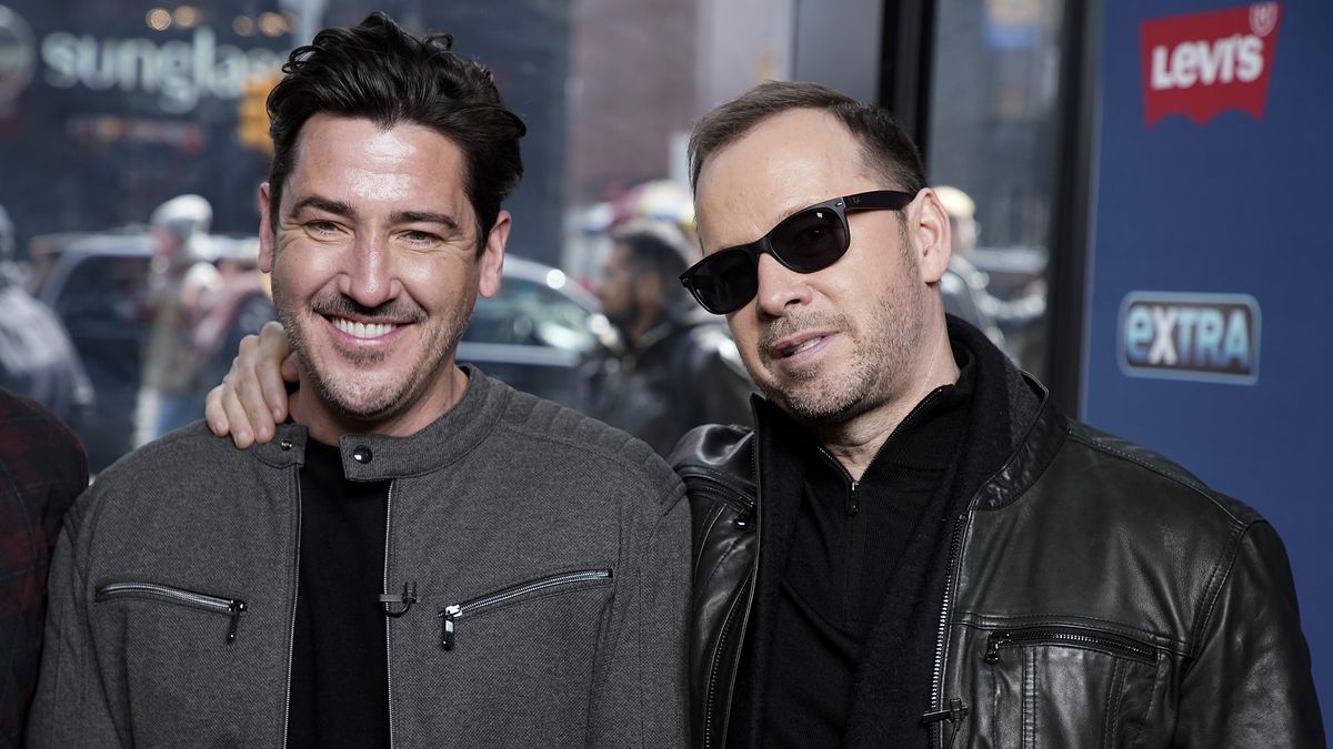 new kids on the block visit "extra"