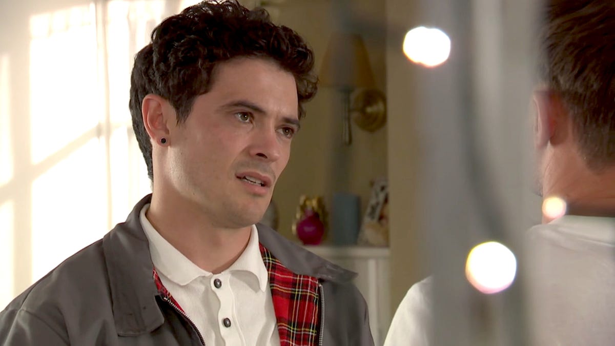 preview for Hollyoaks Soap Scoop! Freddie's shock discovery