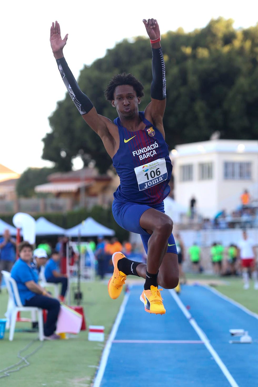 el atleta jordan alejandro gana la final masculina de triple salto y bate el récord de españa en el campeonato de españa absoluto al aire libre de atletismo