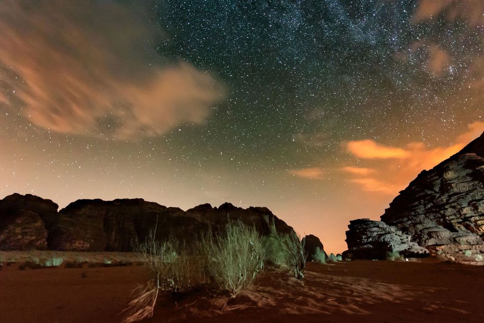 De omgeving rond Wadi Rum is ideaal voor een diner bij kaarslicht onder de sterren