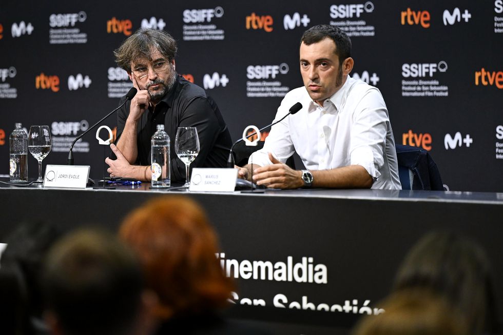 jordi Évole y márius sánchez en la rueda de prensa posterior al estreno de no me llame ternera en el festival de cine de san sebastián