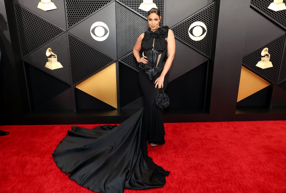 Grammy 2024: tutti i look delle star sul red carpet